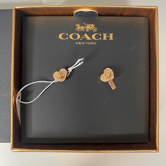 NWT Coach Twinkling Heart Rosegold Stud Earrings - Picture 2 of 8